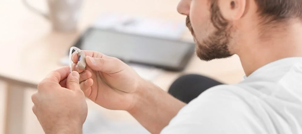 Reparar-los-dispositivos-auditivos